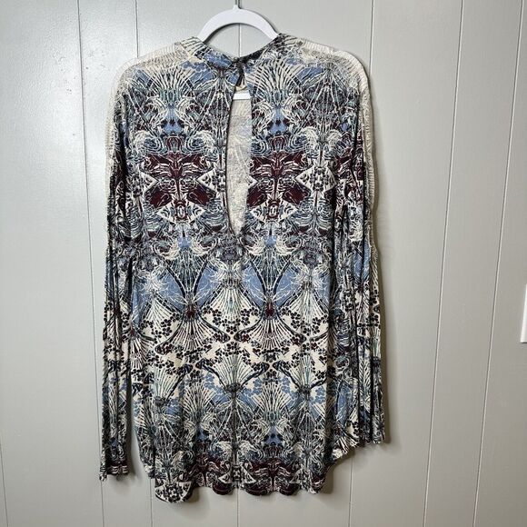 Free People Size Large Nouveau Blouse Blue Boho Top Keyhole Back Lace Faux Wrap - Picture 2 of 16